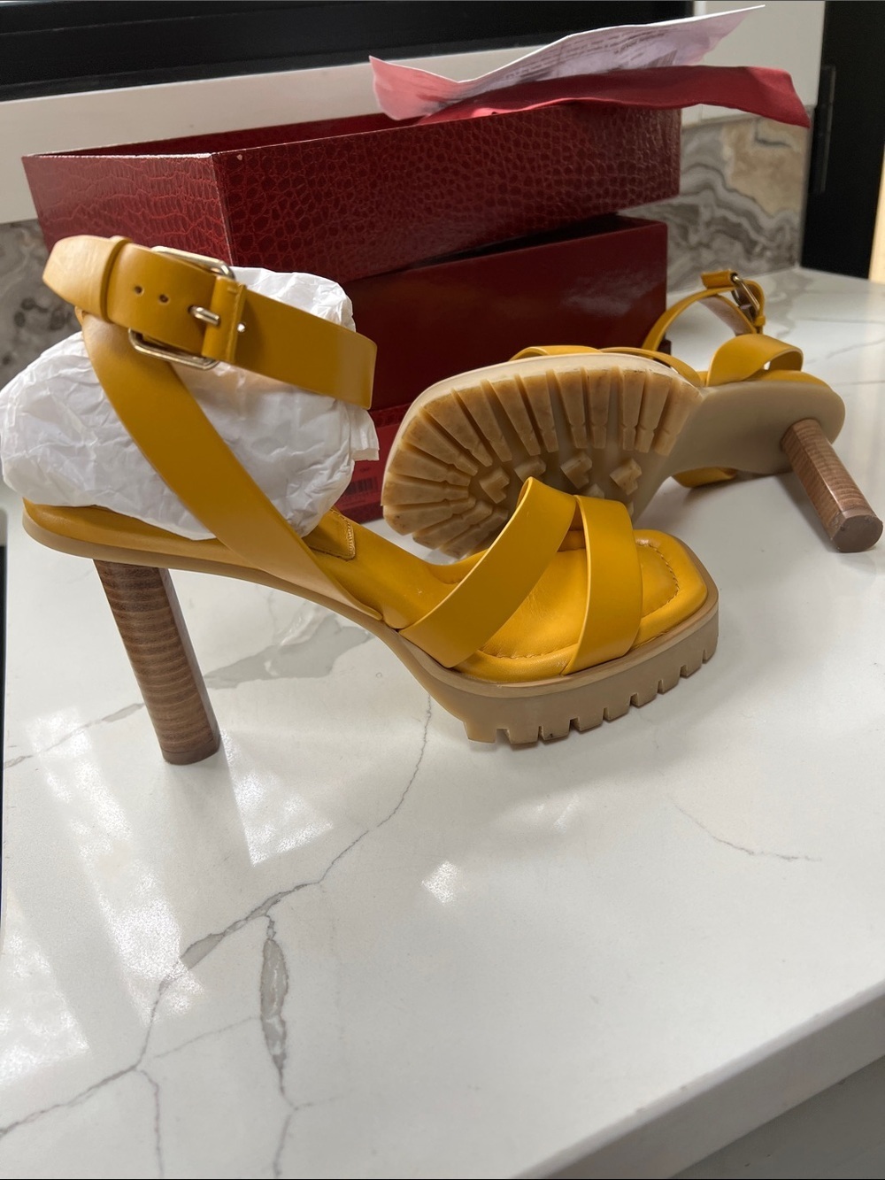 Tamara Mellon Sz 9.5 Sun Valley Yellow Leather Lug Sole Platform 3.5” Heel w/Box